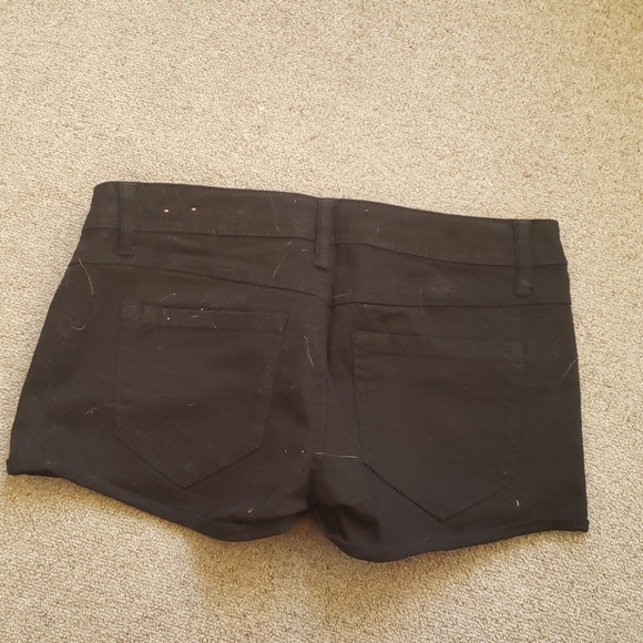 No Boundaries shorts - Picture 2 of 3